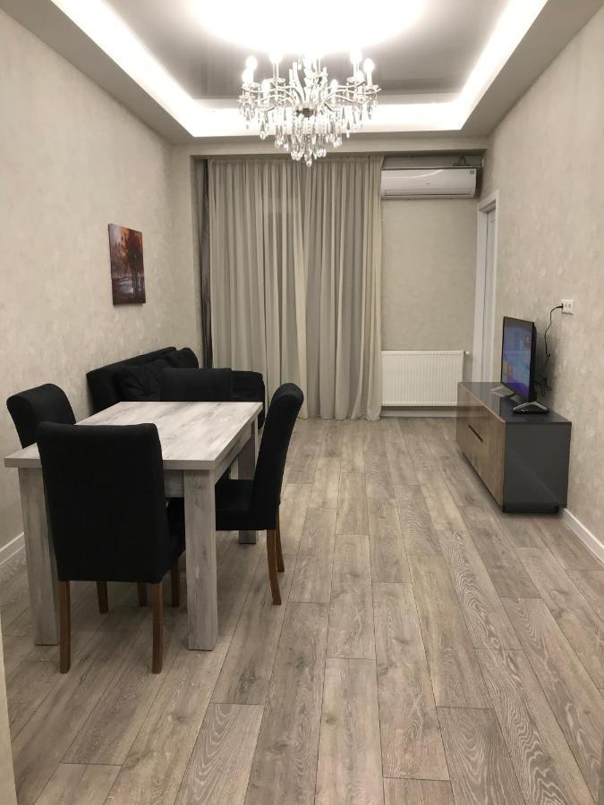 Charm Lägenhet Tbilisi Exteriör bild