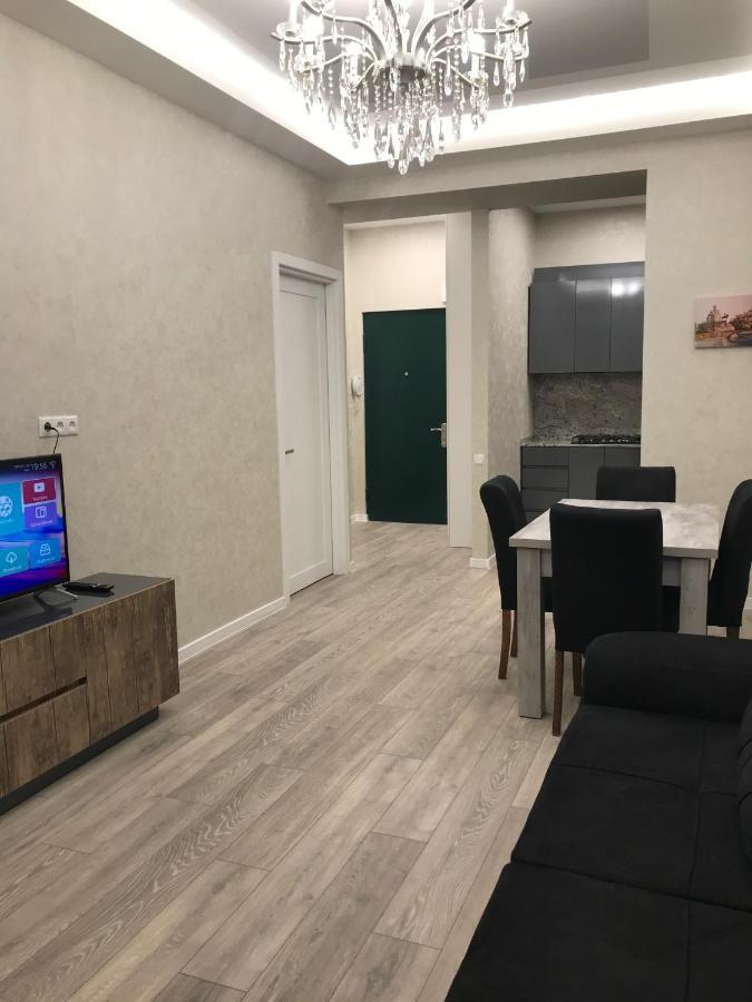 Charm Lägenhet Tbilisi Exteriör bild